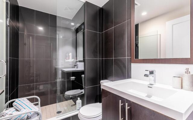 2 Bedroom  2 Bathroom Family Unit. FREE PARKING