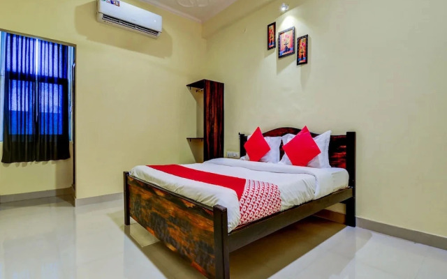 Oyo 22942 Hotel Opal