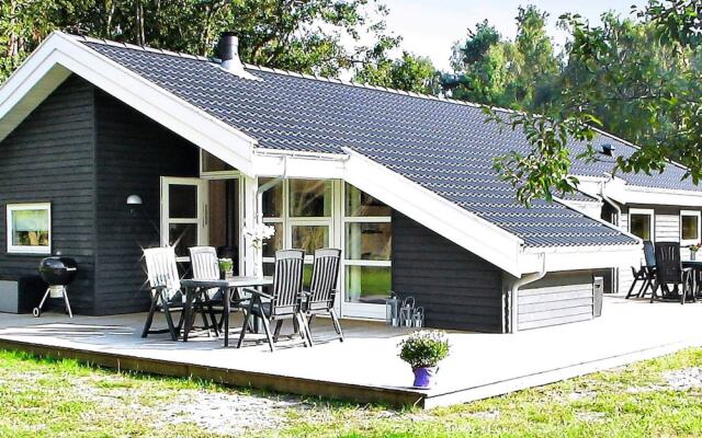 10 Person Holiday Home in Aakirkeby
