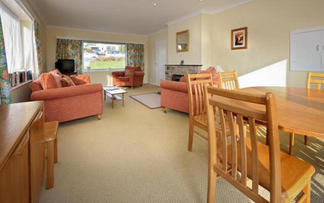 10 Llwyn Onn Beach Hut