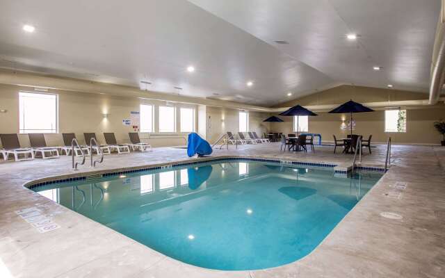 Comfort Suites Lake Geneva East