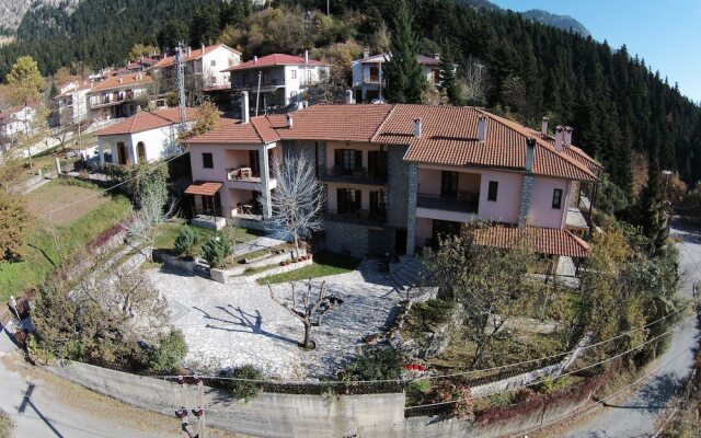Kroupi Hotel