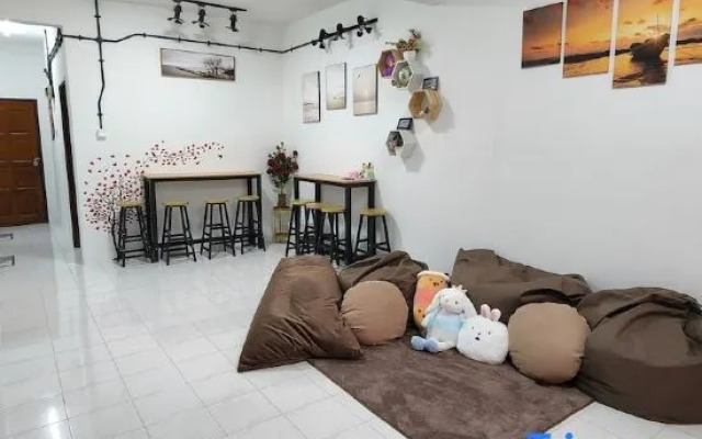 The Homestay 105 (Netflix & Xbox)- Jeti Skymirror