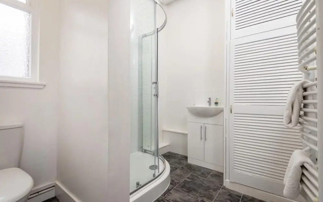 Market Street Apartment Sleeps 6