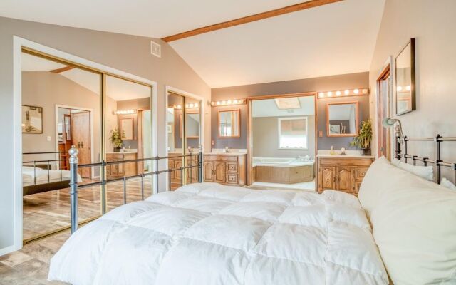 Lakefront Beachhouse