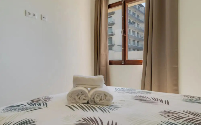 Carlos Apartment