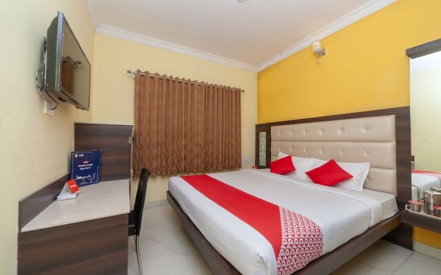 OYO 7987 Hotel Carnation