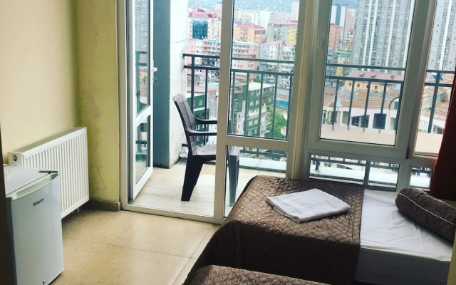 Hotel Guesthouse Lola