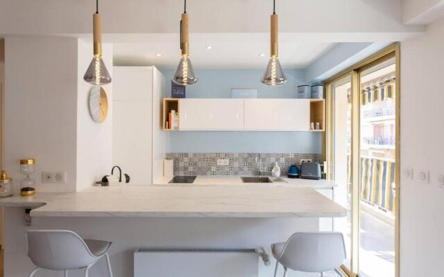 Martinez Area: Brand New & Design 1 Bed !