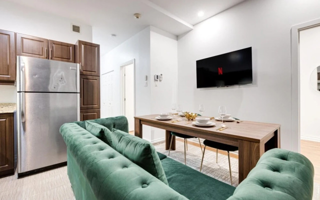 M11 Beautiful Cozy 2BR w AC Perfect Location