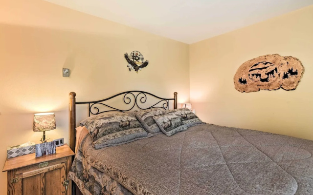 Mountain-view Angel Fire Condo: Walk to Skiing