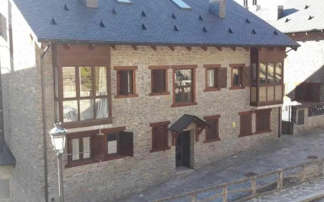 La casita de Carol apartamento vacacional con piscina en Panticosa