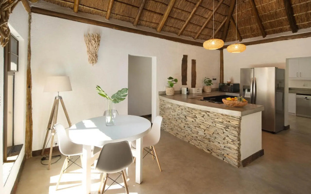 Bushbaby River Lodge