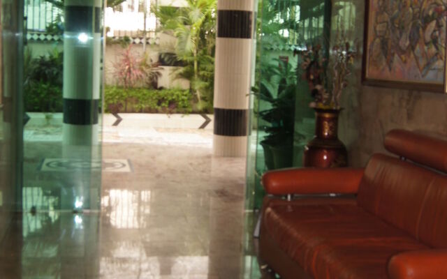 Royalview Hotel And Suites