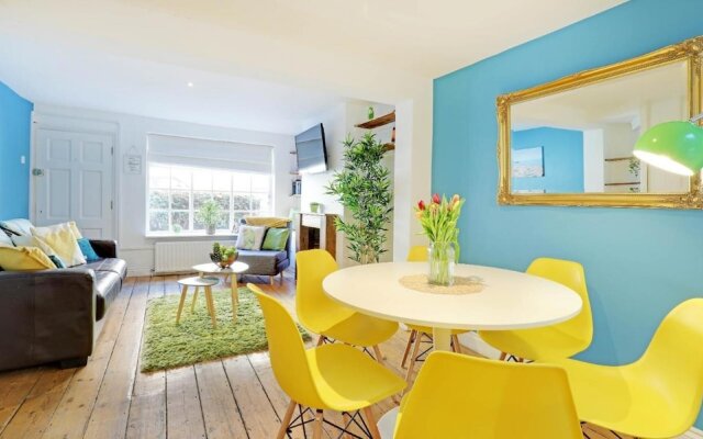 Sunny Cottage - Central Brighton Lanes - Sleeps 6 to 8 Guests