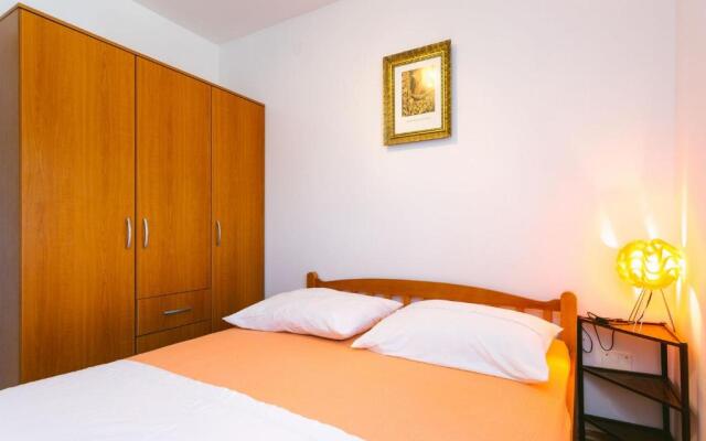 Apartments Ivica - 150m from sea