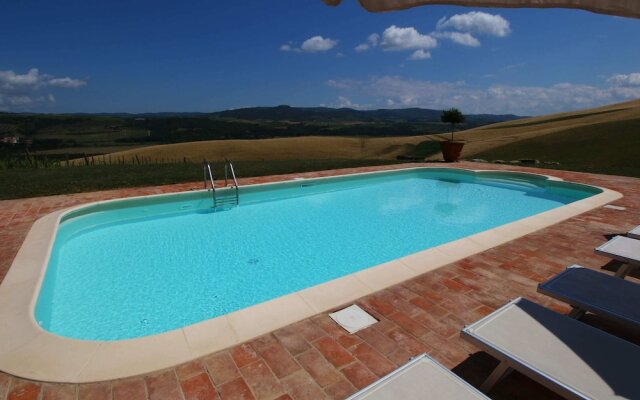 Charming Tuscan Farmhouse