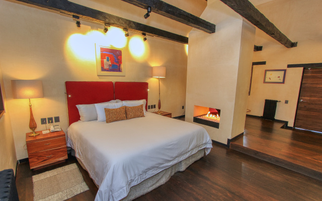 Uvence Arte + Hotel