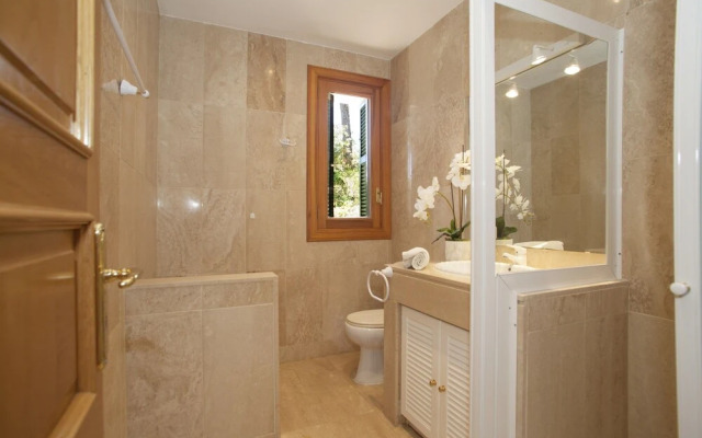 Charming Villa In The Exclusivity Of Son Vida