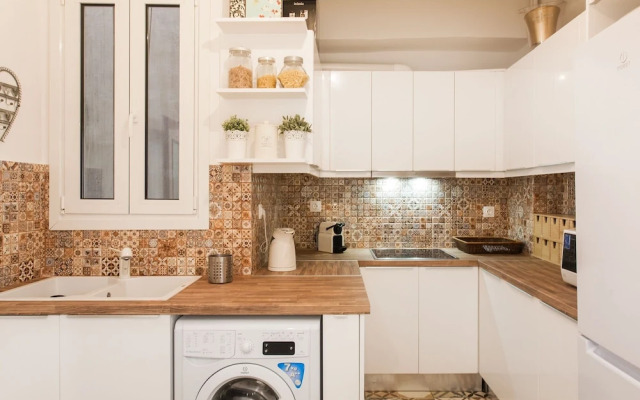Explore Athens with 2 Bedroom Condo
