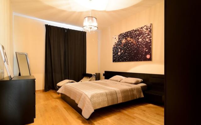 FM Luxury 2-BDR Apartment - Rise and Shine