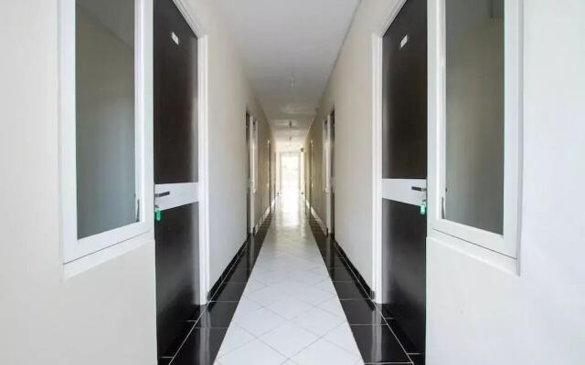 Cozy Residence Syariah  by OYO Rooms