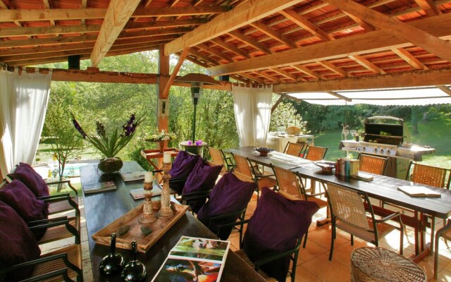 Luxurious Mansion in Souillac With Swimming Pool