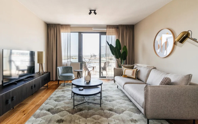 Lovely Apartment by the Beach