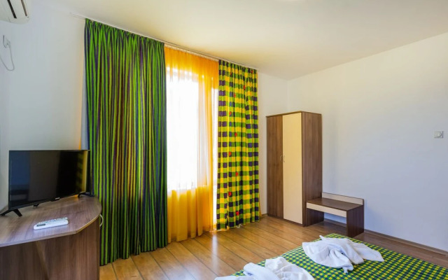 2 Bedroom Apartment in Dafinka Guest House