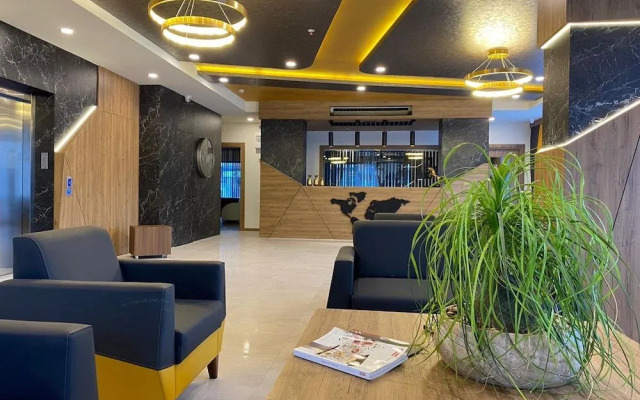 Golden World Suite Hotel