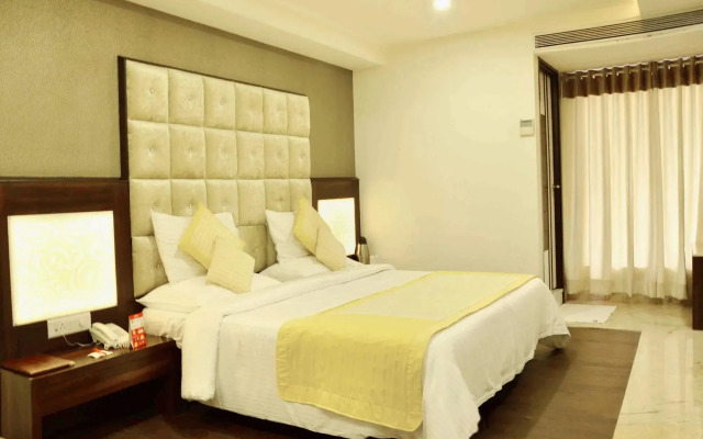 OYO Premium Kanchan Bagh