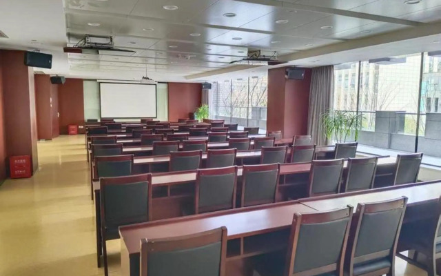 Lejia EAC International Apartment Hotel