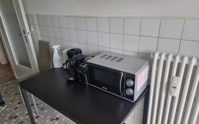 Full 3 Bedroom Flat With Internet and Balcony