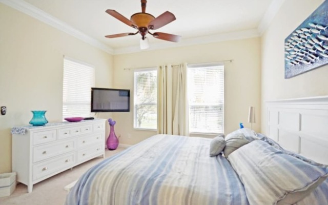 Reunion Retreat 3 Bedroom Home by RedAwning