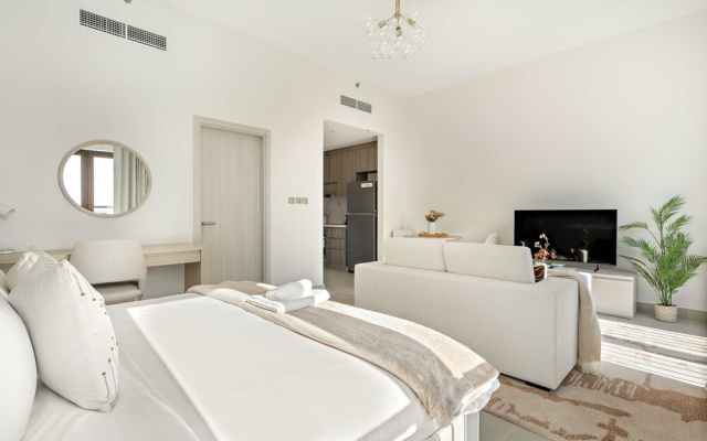 Silkhaus Studio Getaway Yas Golf Collection