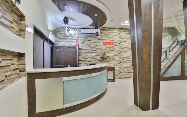 OYO 19003 Flagship Hotel Rudra Mahal