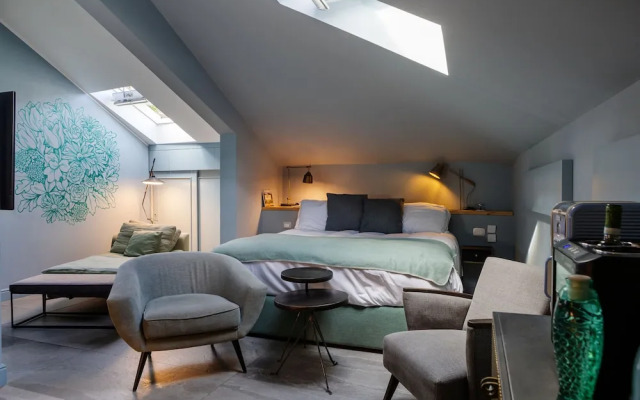 Bello Lake Como Suites