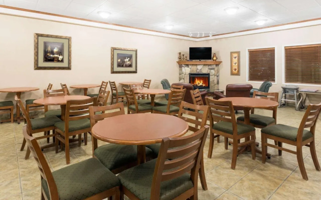 Ramada Clairmont/Grande Prairie