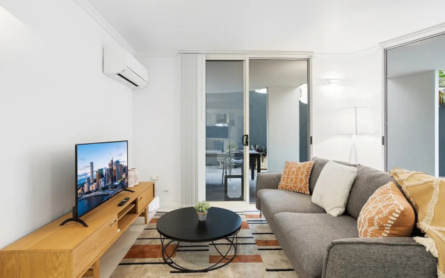 Comfy 2-bed With Pool and Secure Parking – Guest Rooms – Brisbane