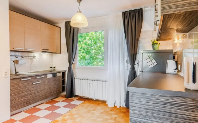 The Green Corner Apartment With Balcony — фото 2