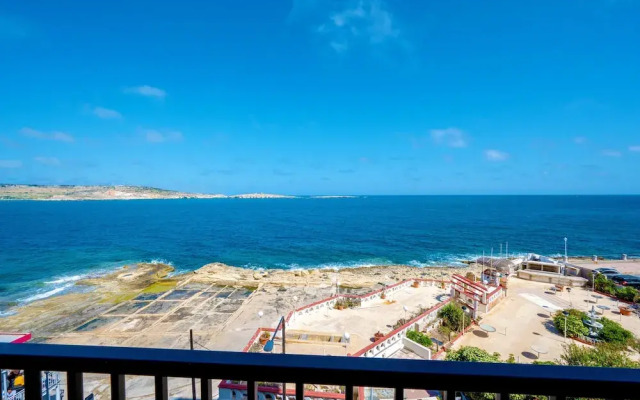 Islet Seafront Family Apartment