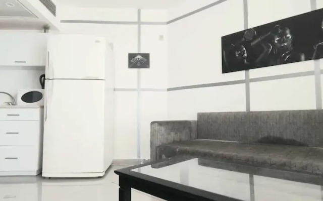 SHaYaSH apartments Leonardo Bat-Yam