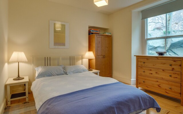 Modern Apartment Near the Estuary of the Mawddach River