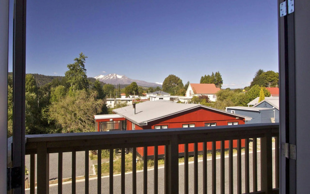 LKNZ Lodge & Cafe