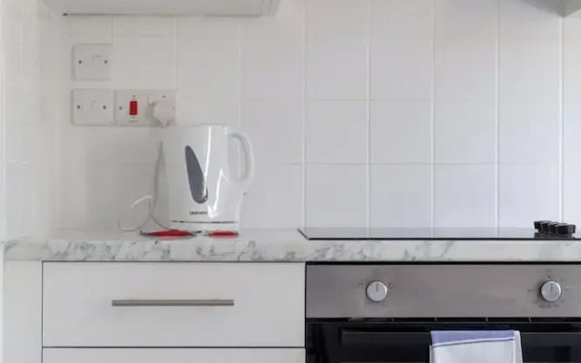 Stylish Stay 2-bed by Tower of London