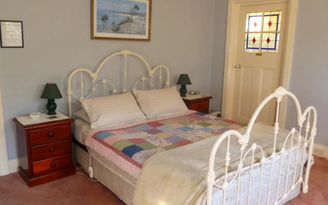 Donalea Bed And Breakfast & Riverview Apartment