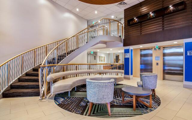 Holiday Inn Express & Suites Langley by IHG