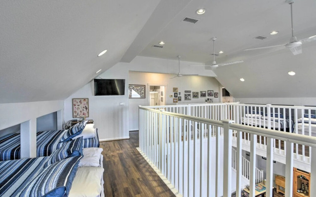 Bayfront Fishing Pier: Galveston Island Home!