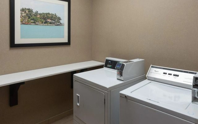 Holiday Inn Express Miami Airport Blue Lagoon Area by IHG