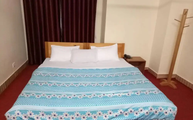 City Hotel